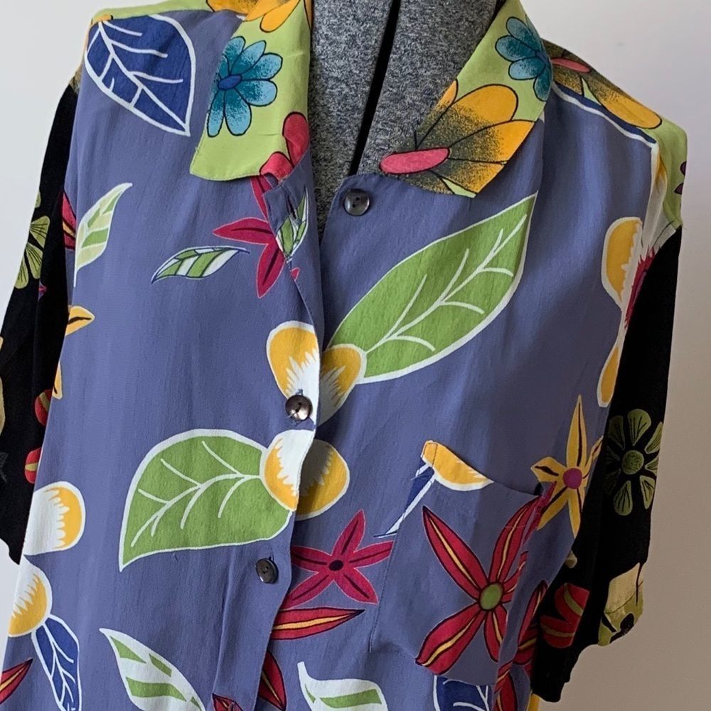Chico’s Design Size 2 Hawaiian top shirt sleeve